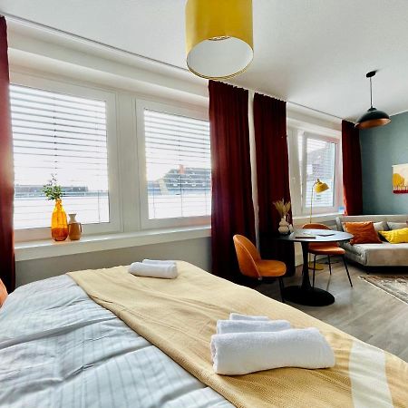 Klassen Stay - Exklusives Apartment Am Hbf - Kueche, Netflix, Kingsizebett コブレンツ エクステリア 写真