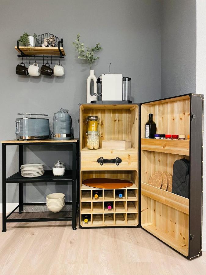 Klassen Stay - Exklusives Apartment Am Hbf - Kueche, Netflix, Kingsizebett コブレンツ エクステリア 写真