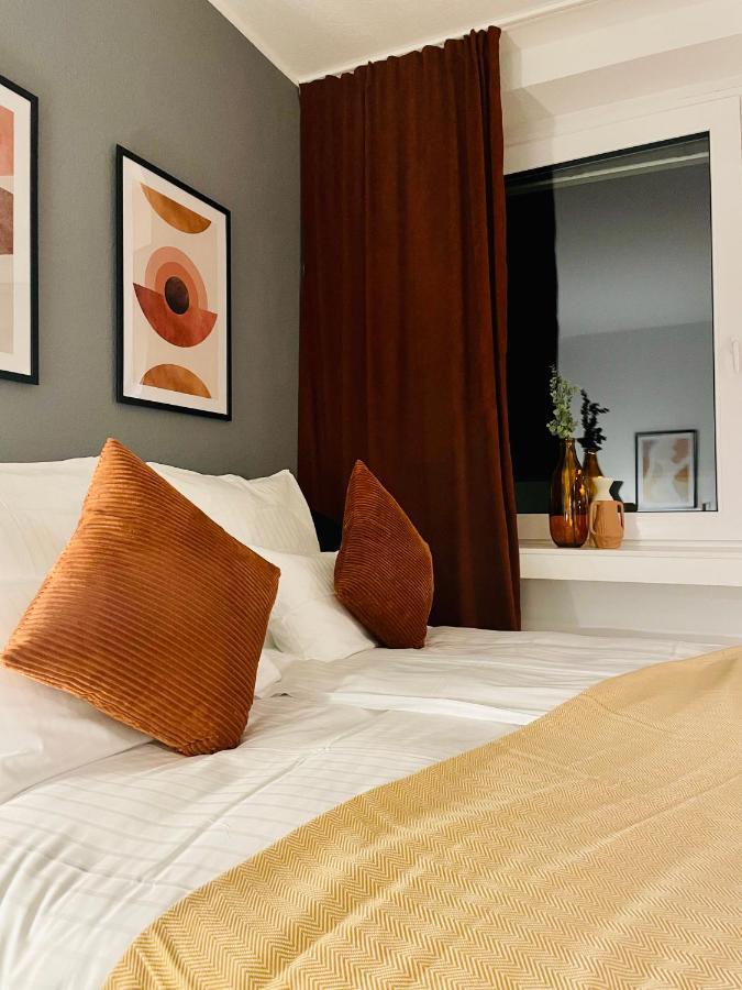 Klassen Stay - Exklusives Apartment Am Hbf - Kueche, Netflix, Kingsizebett コブレンツ エクステリア 写真